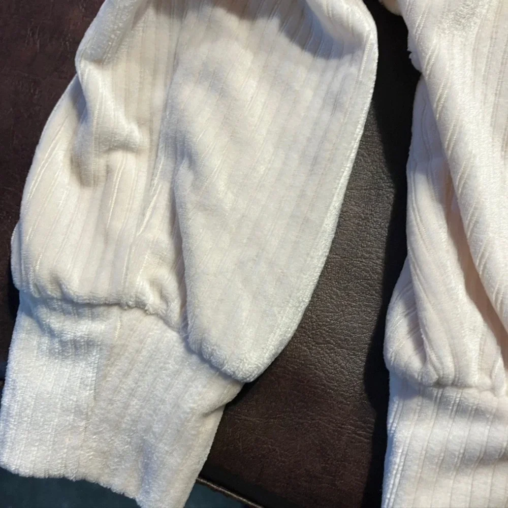 The Children's Place Girls Size‎ S/P 5/6 Frappe Cream Velour Zip Up Hoodie